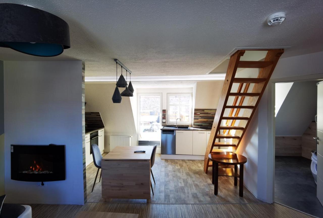 Gemuetliche Dachwohnung Mit Kleiner Oder Grosser Dachterrasse Nebeneinander Wolmirstedt エクステリア 写真