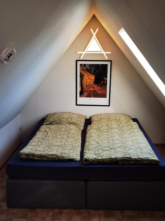 Gemuetliche Dachwohnung Mit Kleiner Oder Grosser Dachterrasse Nebeneinander Wolmirstedt エクステリア 写真