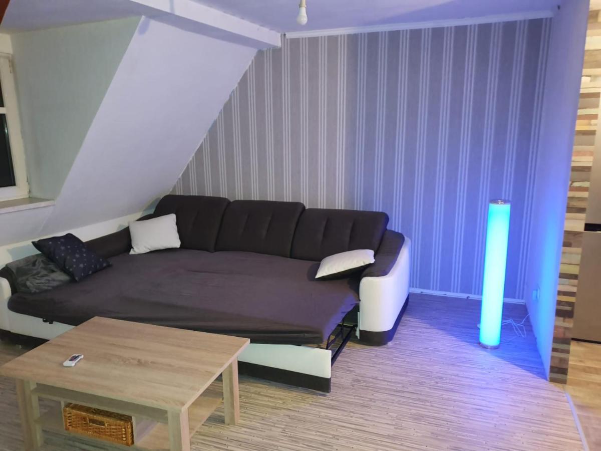 Gemuetliche Dachwohnung Mit Kleiner Oder Grosser Dachterrasse Nebeneinander Wolmirstedt エクステリア 写真