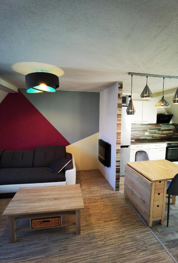 Gemuetliche Dachwohnung Mit Kleiner Oder Grosser Dachterrasse Nebeneinander Wolmirstedt エクステリア 写真