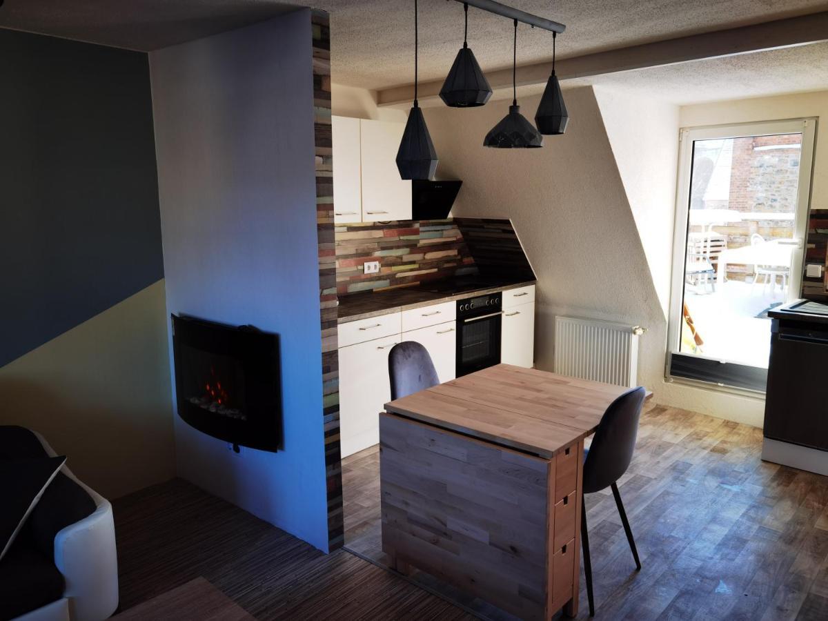 Gemuetliche Dachwohnung Mit Kleiner Oder Grosser Dachterrasse Nebeneinander Wolmirstedt エクステリア 写真