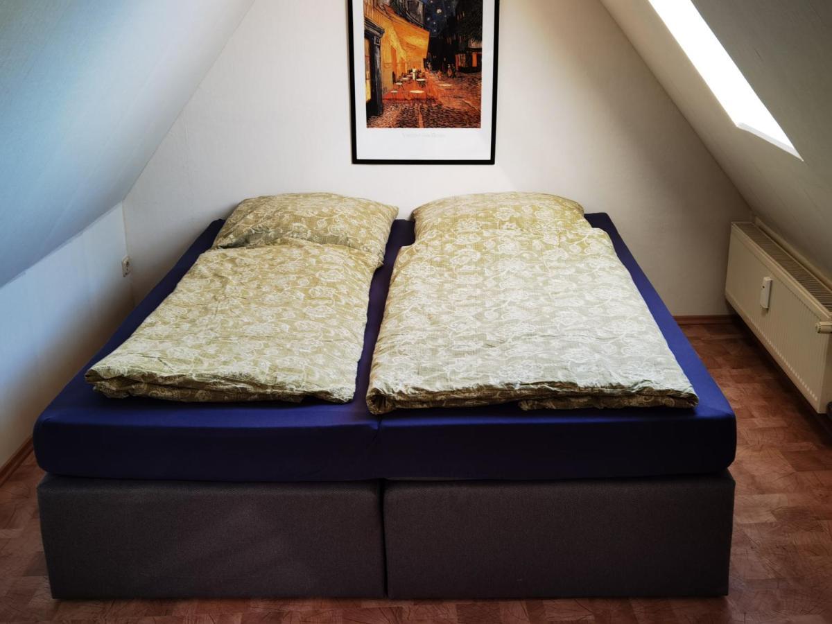 Gemuetliche Dachwohnung Mit Kleiner Oder Grosser Dachterrasse Nebeneinander Wolmirstedt エクステリア 写真