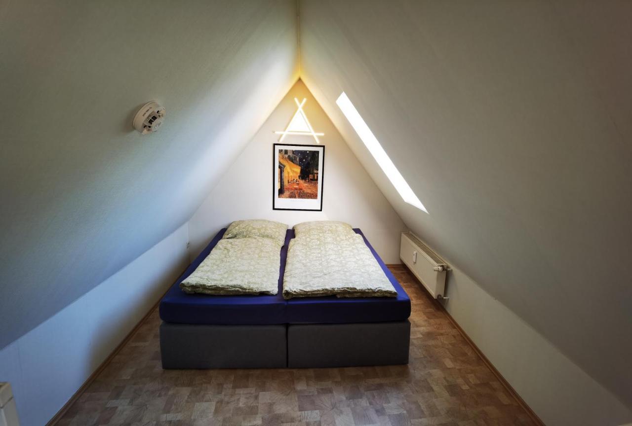 Gemuetliche Dachwohnung Mit Kleiner Oder Grosser Dachterrasse Nebeneinander Wolmirstedt エクステリア 写真
