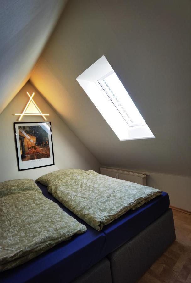 Gemuetliche Dachwohnung Mit Kleiner Oder Grosser Dachterrasse Nebeneinander Wolmirstedt エクステリア 写真