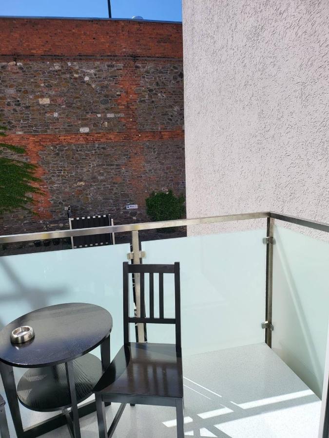 Gemuetliche Dachwohnung Mit Kleiner Oder Grosser Dachterrasse Nebeneinander Wolmirstedt エクステリア 写真