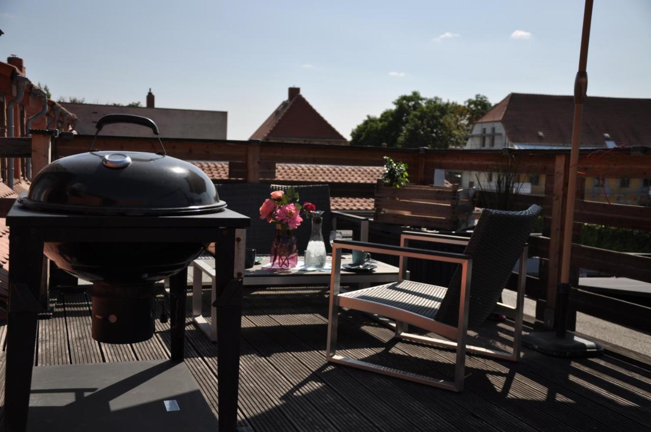 Gemuetliche Dachwohnung Mit Kleiner Oder Grosser Dachterrasse Nebeneinander Wolmirstedt エクステリア 写真