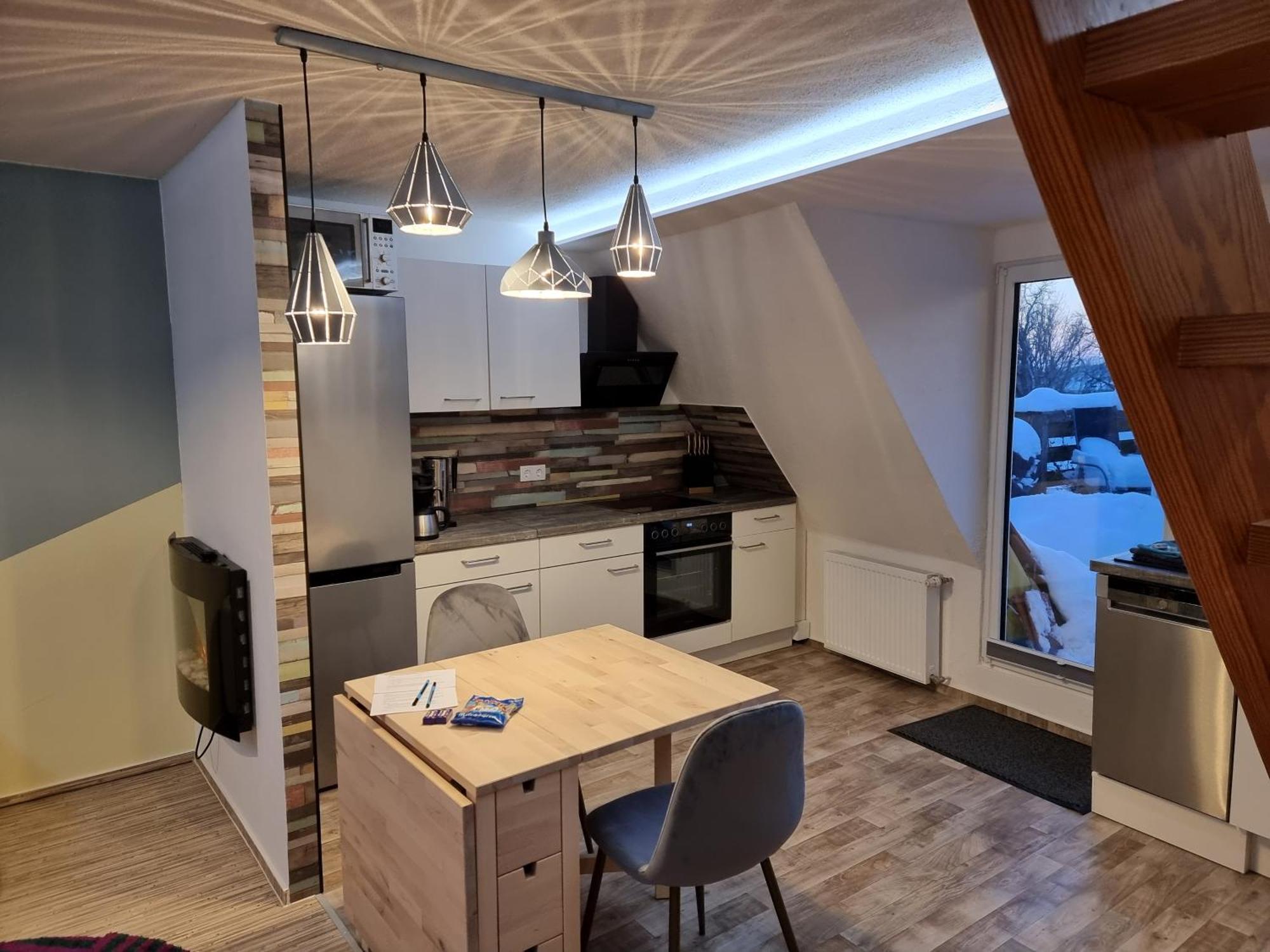 Gemuetliche Dachwohnung Mit Kleiner Oder Grosser Dachterrasse Nebeneinander Wolmirstedt エクステリア 写真